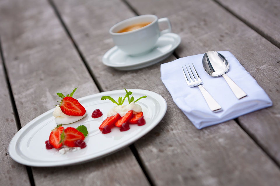 Strawberry Meringue Dessert