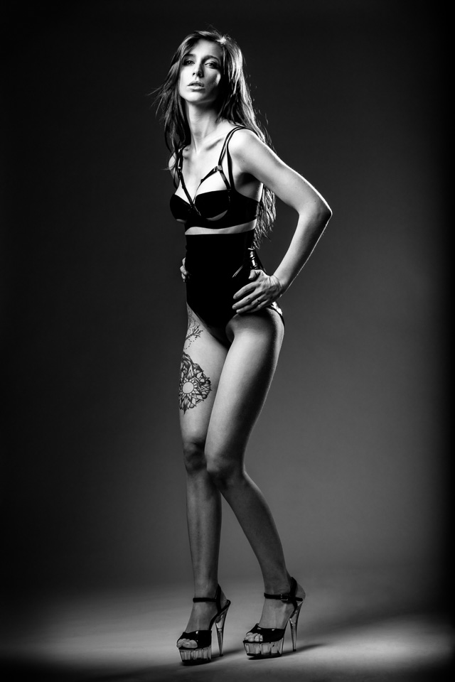 Annelies in Latex by Zorenko London
