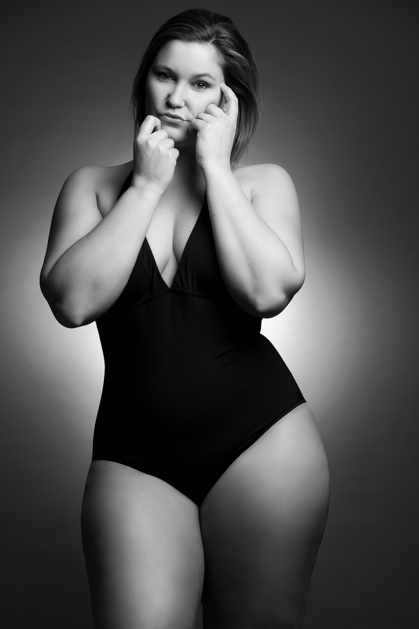 Annelies Shows of her Curves in Black & White