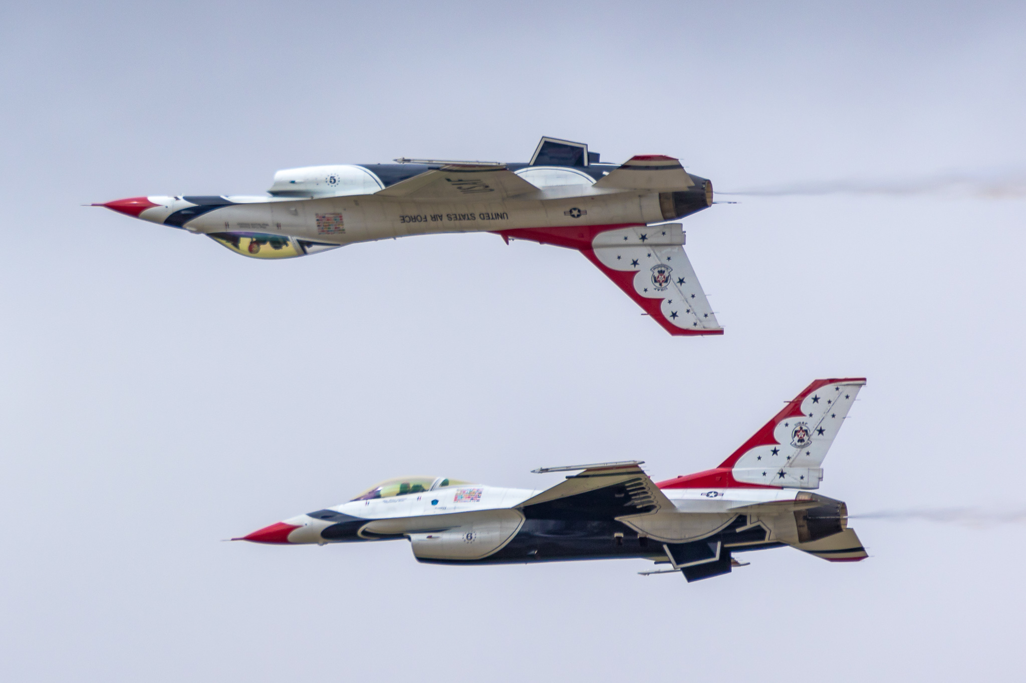 USAF Thunderbirds Flying the General Dynamics F-16 Fighting Falcon