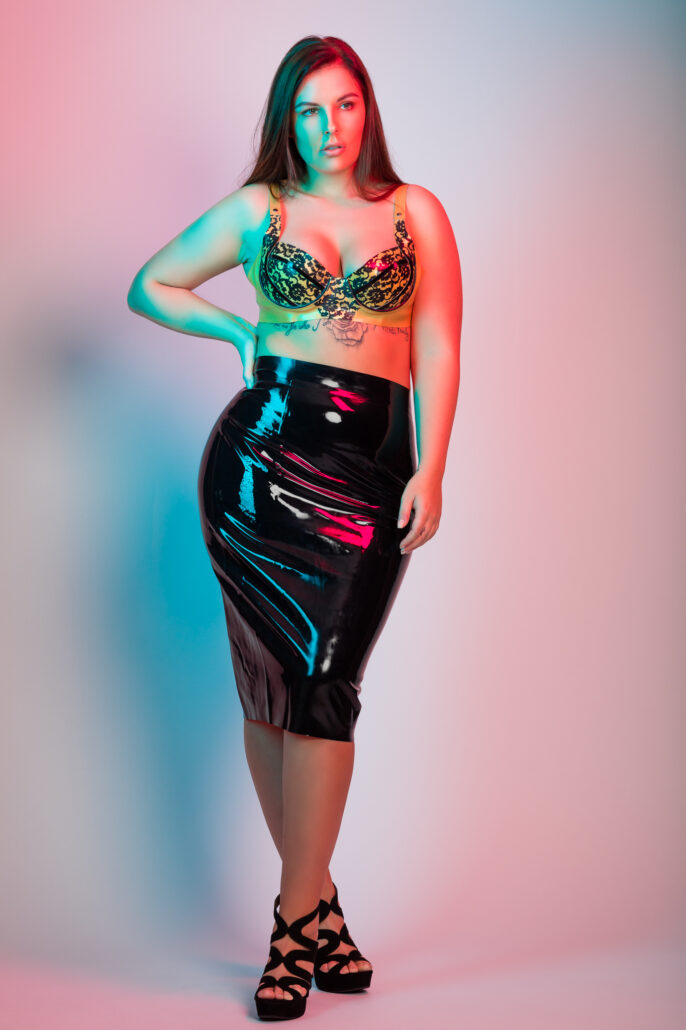 Curvy Model Sharon in Latex