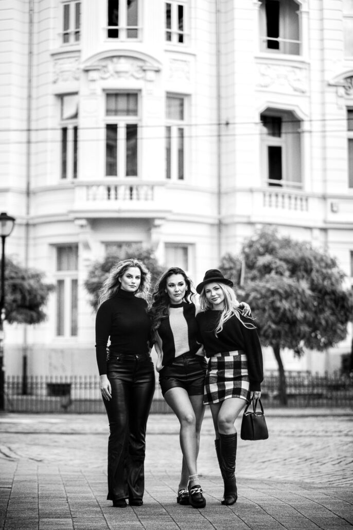 City Shoot with Daria, Shannety and Romi in Antwerp