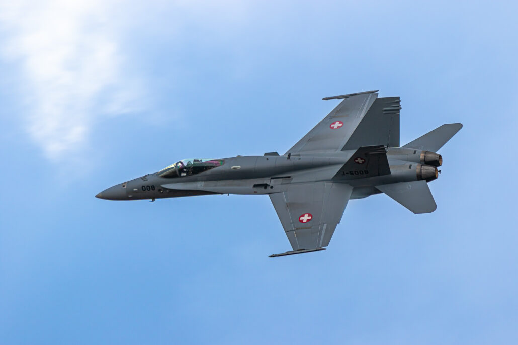 Captain Yannick ‘Fönsi’ Zanata of the Swiss Air Force demonstrating the McDonnell Douglas F/A-18 Hornet