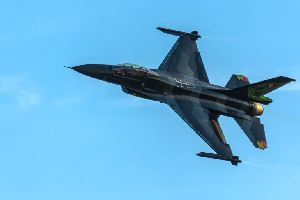 Belgian Air Force demo pilot Vrieske flying his Dream Viper F-16